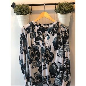 Floral Blouse - Calvin Klein - Size M 🌺